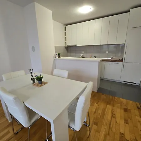 Apartment Riverside By Gestoria *