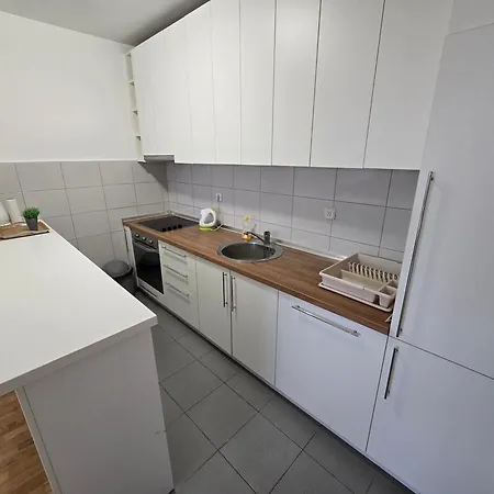 Riverside By Gestoria Apartment